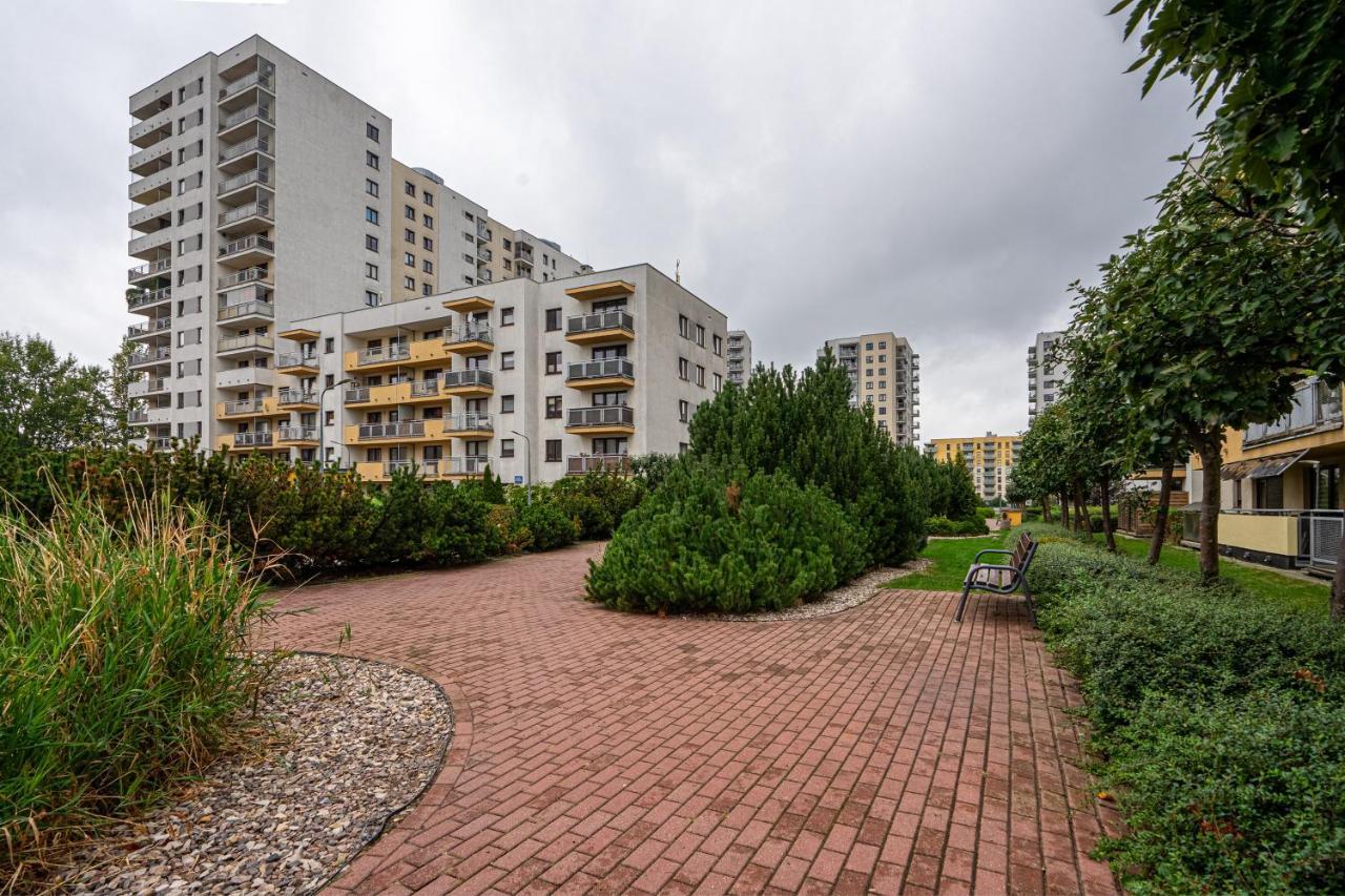 Leilighet Bemowo Business - 62m2, Parking, Metro & Park Nearby - By Rentujemy *