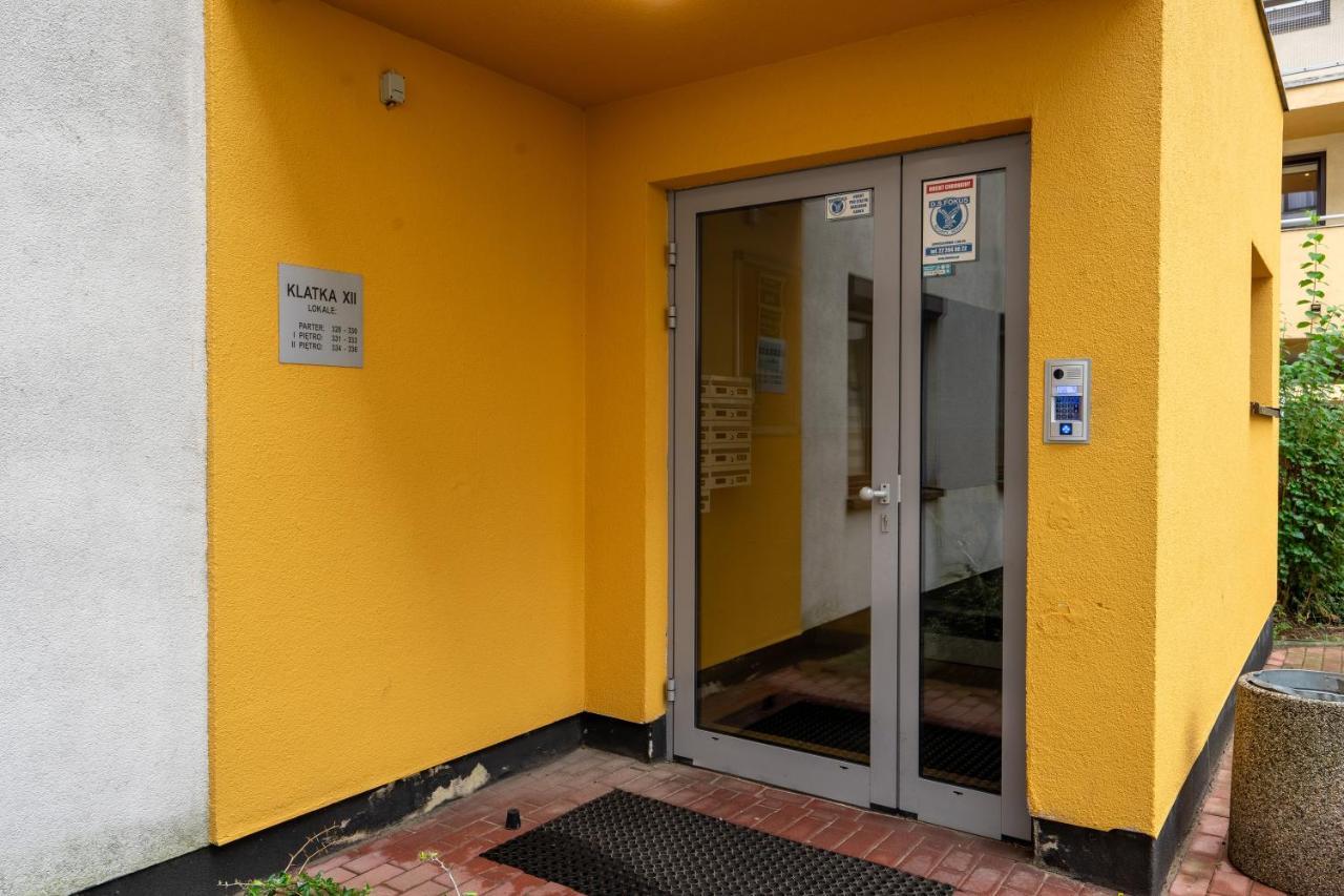 Bemowo Business - 62m2, Parking, Metro & Park Nearby - By Rentujemy Leilighet *