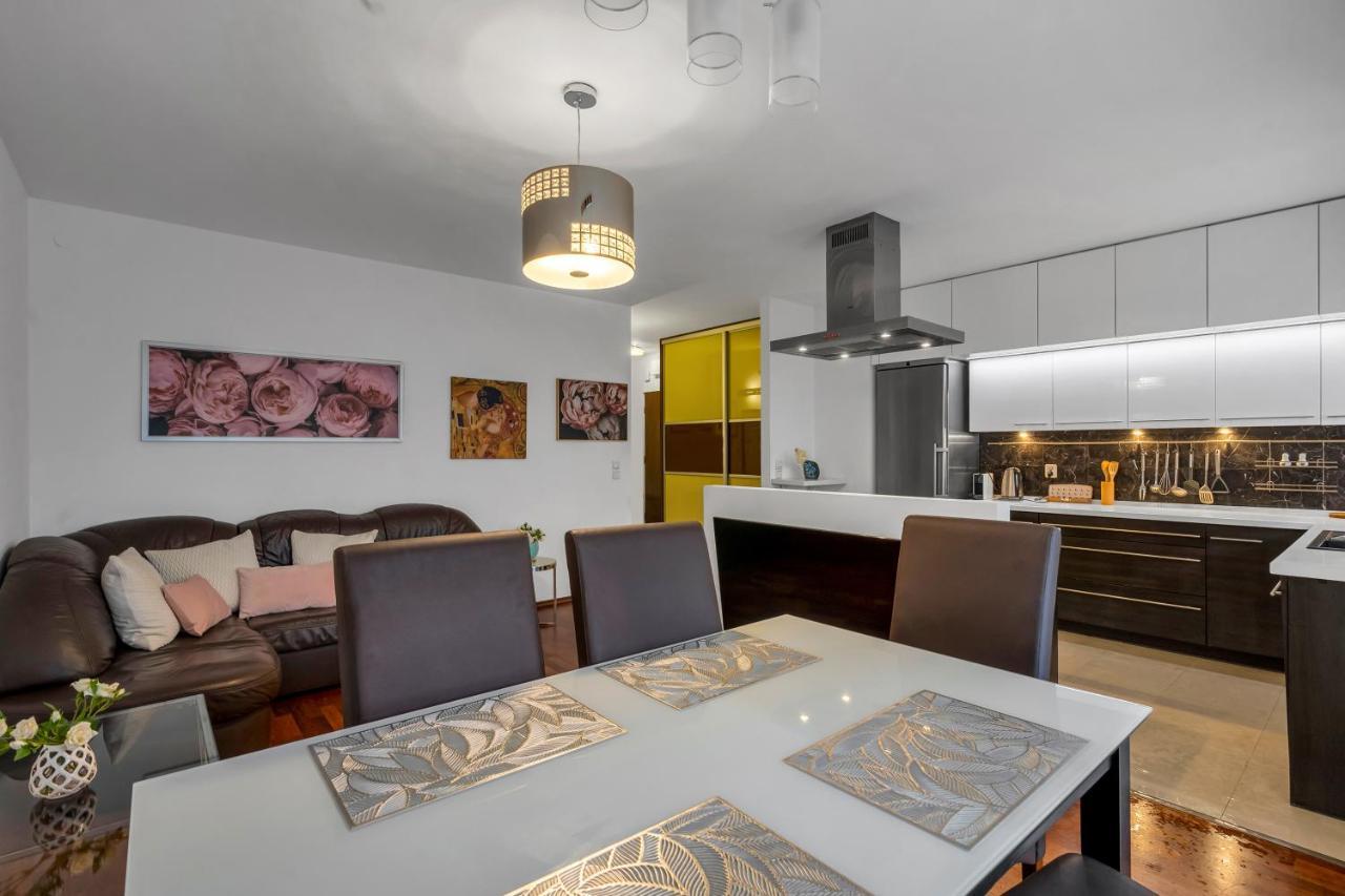 Bemowo Business - 62m2, Parking, Metro & Park Nearby - By Rentujemy Leilighet Warszawa